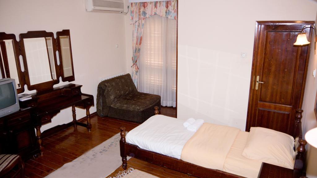 Hotel Ambiente Podgorica Chambre photo