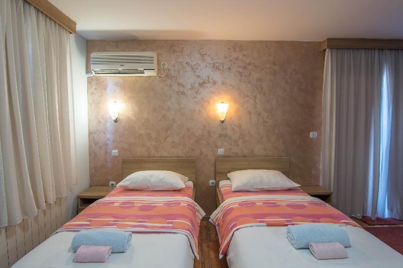 Hotel Ambiente Podgorica Extérieur photo