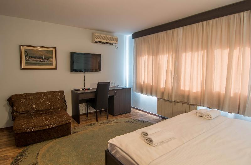 Hotel Ambiente Podgorica Extérieur photo